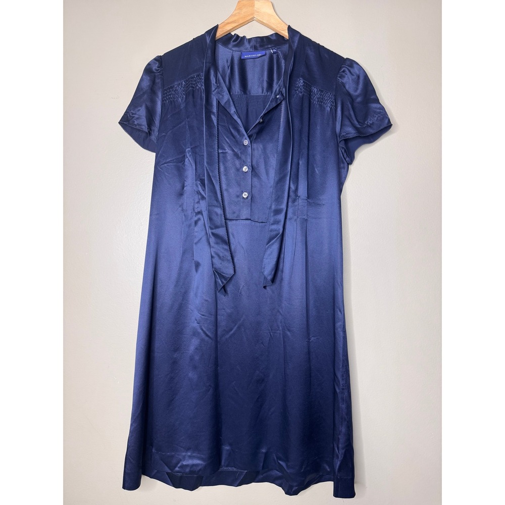 Martin + Osa Navy 100% Silk Tie Neck Shift Dress Smocked Short Sleeve Womens S